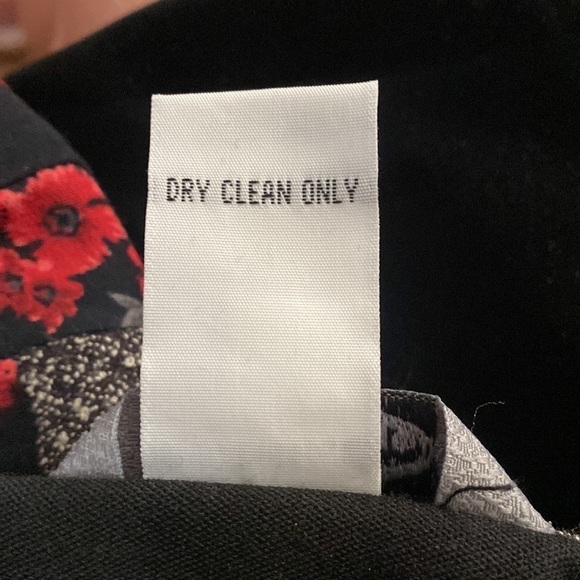 Stonebridge black velvet black coat with red stitching and flower design. 1X - Picture 10 of 12